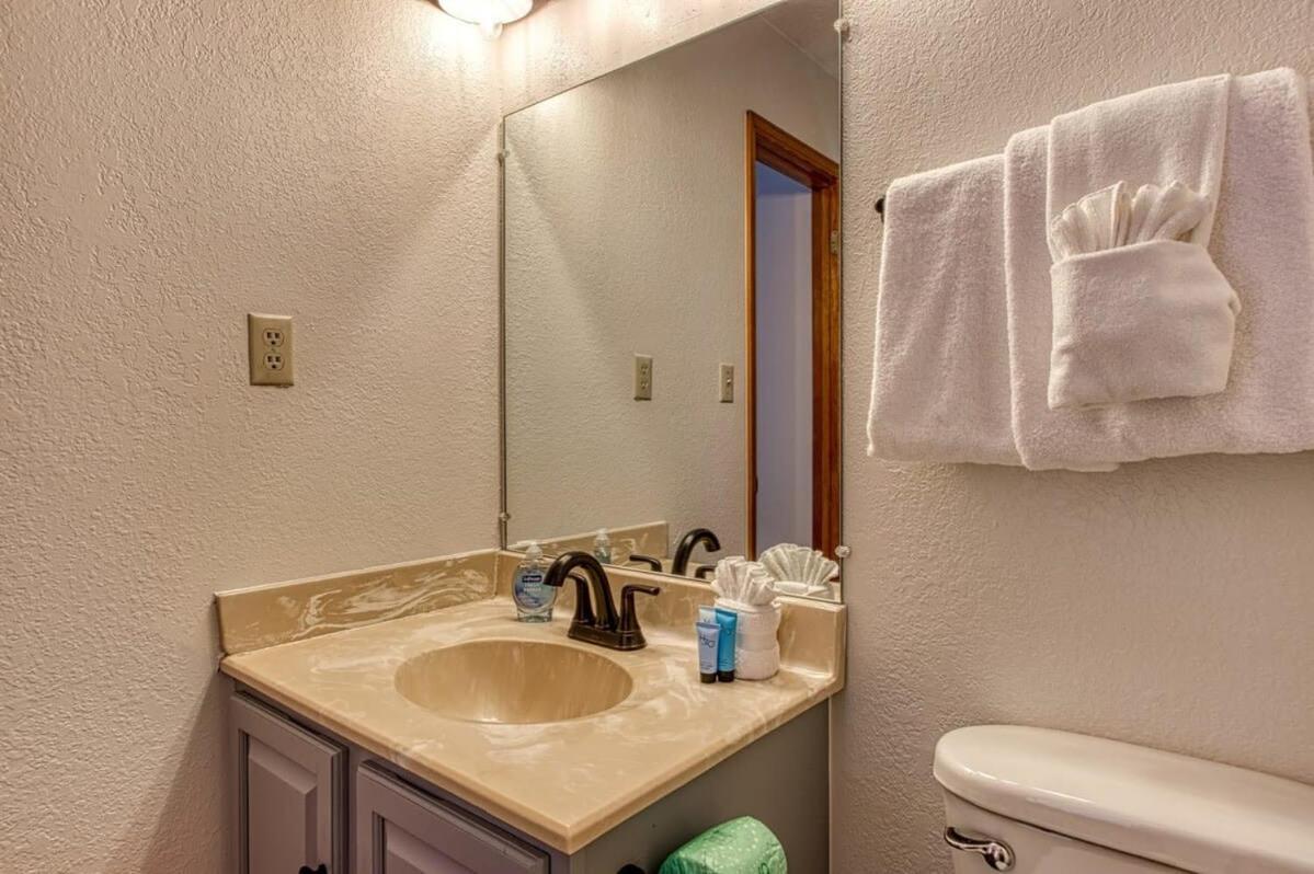 Pinecrest Townhomes-1King-2Queen Unit-Renovated Pigeon Forge Luaran gambar