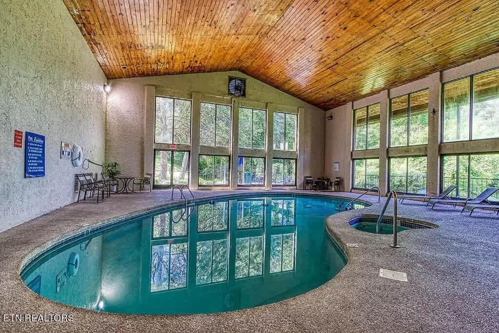 Pinecrest Townhomes-1King-2Queen Unit-Renovated Pigeon Forge Luaran gambar